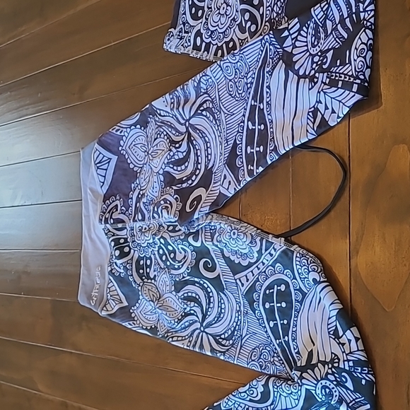 Arthletic tights size small - Picture 4 of 5